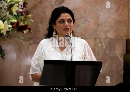 Mexico, Mexique. 25 février 2024. 25 février 2024, Mexico, Mexique : la ministre de la culture Alejandra Frausto prend la parole lors de l'hommage posthume au romancier Jose Agustin Ramirez au Palais des Beaux-Arts de Mexico. Le 25 février 2024 à Mexico (photo Luis Barron/Eyepix Group/Sipa USA). Crédit : Sipa USA/Alamy Live News Banque D'Images