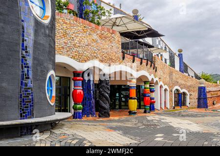 Le Hundertwasser Art Centre à Whangarei, Northland, Nouvelle-Zélande le dimanche 25 février 2024. Photo : David Rowland / One-Image.com Banque D'Images