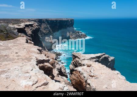 Falaises en ruine dues à l'érosion côtière, Great Australian Bight, Nullarbor, Australie méridionale, Australie méridionale, Australie méridionale, Australie méridionale, Australie méridionale, Australie Banque D'Images