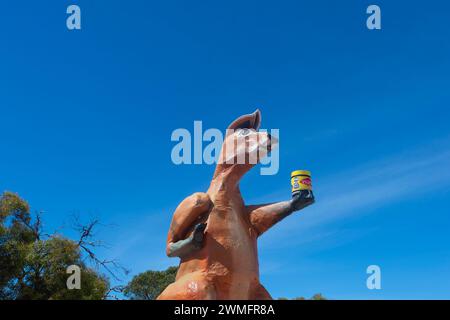 La statue de Big Kangourou au Border Village, Nullarbor, Australie occidentale et méridionale, Australie méridionale, Australie méridionale Banque D'Images