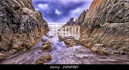 Plage de Los Quebrantos, mer Cantabrique, San Juan de la Arena, Soto del Barco, Principado de Asturias, Espagne, Europe Banque D'Images