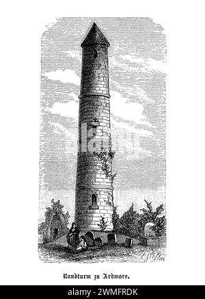 Ardmore Round Tower en Irlande offre un saut dans le paysage mystique et accidenté de l'histoire irlandaise. Niché dans l'ancien village balnéaire d'Ardmore dans le comté de Waterford, ce monument chrétien primitif bien conservé est un témoin silencieux du riche passé monastique de l'Irlande. Datant du XIIe siècle, la tour avait pour but premier de servir de beffroi et de lieu de refuge pour les moines des raids vikings. Sa forme cylindrique frappante, coiffée d'un toit conique et dotée d'une porte unique surélevée au-dessus du niveau du sol, met en valeur l'ingéniosité et le savoir-faire artisanal des premiers archites irlandais Banque D'Images