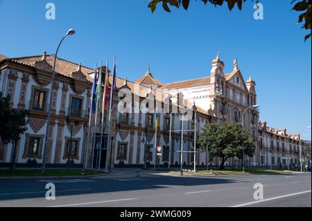 Le Palacio de la Merced (Palais de la Miséricorde) est un ancien couvent baroque du XVIIIe siècle, aujourd'hui le gouvernement provincial de Cordoue, et un service sovra-municipal Banque D'Images