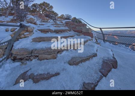 Escaliers gelés jusqu'à Yavapai point au Grand Canyon Banque D'Images