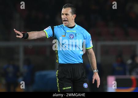 25 février 2024, Lecce, Italie : Daniele Doveri l'arbitre fait des gestes pendant le match de Serie A entre l'US Lecce et le FC Internazionale au stade Ettore Giardiniero le 25,2024 février à Lecce, italie (crédit image : © Agostino Gemito/Pacific Press via ZUMA Press Wire) USAGE ÉDITORIAL SEULEMENT! Non destiné à UN USAGE commercial ! Banque D'Images