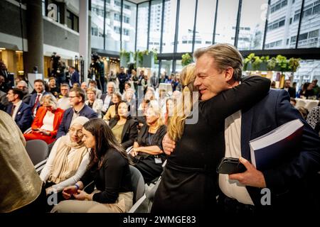 La Haye, pays-Bas. 26 février 2024. LA HAYE - Pieter Omtzigt, lors de la présentation du rapport de la Commission parlementaire. La Chambre des représentants espère mieux comprendre comment les choses pourraient mal tourner, par exemple dans le scandale des allocations familiales. ANP ROBIN UTRECHT netherlands Out - belgique Out Credit : ANP/Alamy Live News Banque D'Images