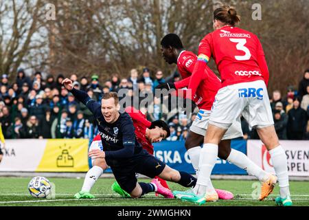 Halmstad, Suède. 25 février 2024. Gisli Eyjolfsson (13 ans) de Halmstad BK vu lors du match de Svenska Cup entre Halmstads BK et Trelleborgs FF au Sondrums IP à Halmstad. (Crédit photo : Gonzales photo/Alamy Live News Banque D'Images