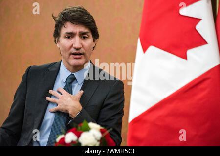 Varsovie, Pologne. 26 février 2024. Le premier ministre du Canada Justin Trudeau prend la parole lors de la rencontre avec le premier ministre Donald Tusk à Varsovie. Le premier ministre canadien Justin Trudeau, après sa visite à Kiev, est arrivé à Varsovie et a rencontré Donald Tusk, le premier ministre polonais. Les premiers ministres ont parlé d'un soutien solide et de la façon de renforcer l'Ukraine dans la guerre, les questions de sécurité et les échanges commerciaux entre la Pologne et le Canada. Crédit : SOPA images Limited/Alamy Live News Banque D'Images