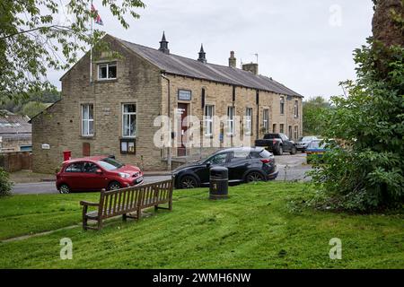 Une vue trois quater de la mairie de Foulridge en septembre, Lancashire. Banque D'Images