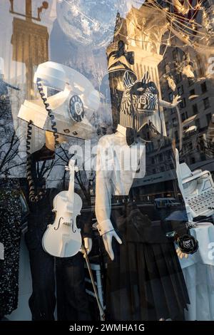 Bergdorf Goodman vitrine, 2024, New York, États-Unis Banque D'Images