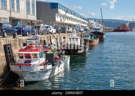 Vigo, Pontevedra, Espagne ; 29 juin 2021 ; plusieurs bateaux de pêche ont accosté dans le port de Bouzas à Vigo Banque D'Images