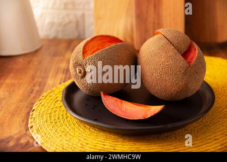 Mamey, fruit (Pouteria sapota) originaire du Mexique et d'autres pays américains, dans certains pays, il est connu sous le nom de Zapote, Sapote ou Red Mamey. Banque D'Images