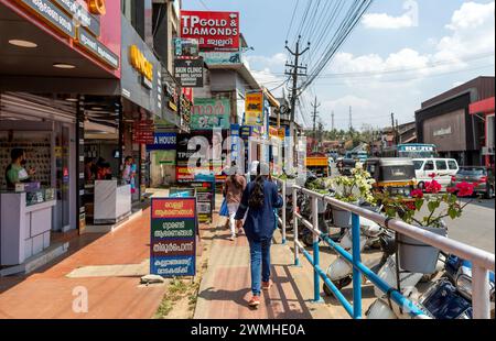 La rue principale dans Sultans Bathery Wayanad Kerala Inde Banque D'Images