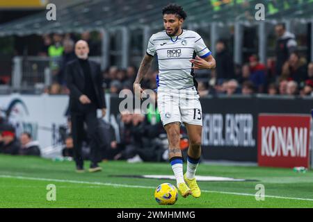 Milan, Italie. 25 février 2024. Ederson Jose dos Santos Lourenco da Silva d'Atalanta BC vu en action lors du match de football Serie A 2023/24 entre l'AC Milan et Atalanta BC au stade San Siro. Score final ; Milan 1:1 Atalanta. (Photo de Fabrizio Carabelli/SOPA images/Sipa USA) crédit : Sipa USA/Alamy Live News Banque D'Images