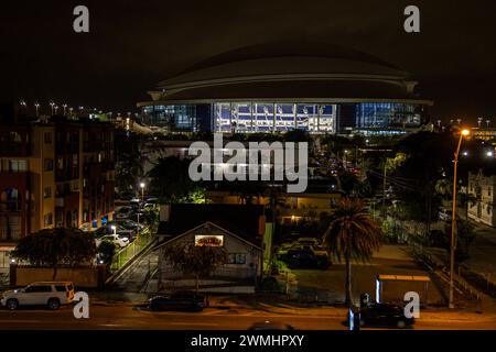 Vue générale du stade loanDepot Park ou Marlins Park la nuit, domicile des Caribbean Series et de l'équipe de baseball de la Ligue majeure MLB à Miami, Floride, États-Unis, le 31 janvier 2024. In Little Havana (© photo by Luis Gutierrez/Norte photo) Vista general del estadio loanDepot Park o Marlins Park de noche, sede de la Serie del Caribe y del equipo de Las grandes Ligas del Besbol MLB en Miami Florida, Estados Unidos el 31 enero 2024. en la Pequeña Habana (© photo Luis Gutierrez/Norte photo) Banque D'Images