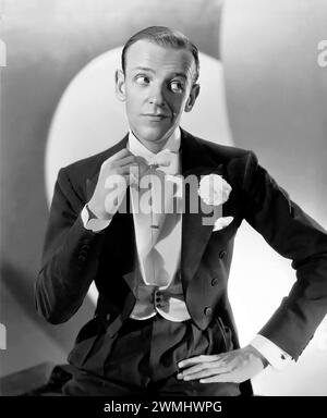 Fred Astaire. Portrait de l'acteur, chanteur et danseur américain, Fred Astaire (Frederick Austerlitz ; 1899-1987) publicité tournée pour le film You'll Never Get Rich, 1941 Banque D'Images