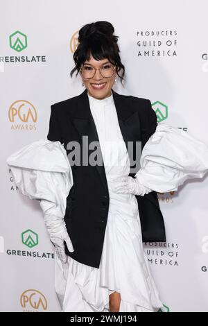 Hollywood, États-Unis. 25 février 2024. Ali Wong assiste à la 35e cérémonie annuelle des Producers Guild Awards au Ray Dolby Ballroom le 25 février 2024 à Hollywood, en Californie. Photo : Crash/imageSPACE/SIPA USA crédit : SIPA USA/Alamy Live News Banque D'Images