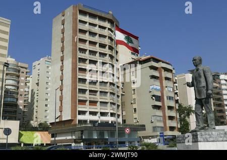 Beyrouth, Liban. 26 février 2024. Un drapeau libanais vu à Beyrouth, Liban, le 26 2024 février. (Photo par Elisa Gestri/Sipa USA) crédit : Sipa USA/Alamy Live News Banque D'Images