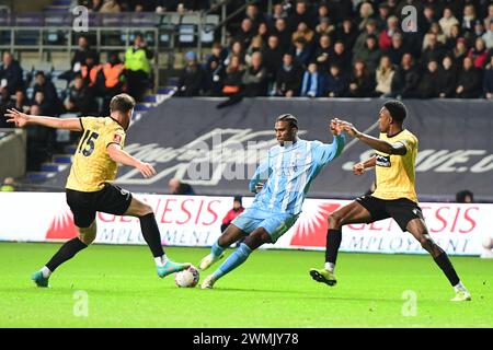 Coventry le lundi 26 février 2024. Haji Wright (11 Coventry City) tourne lors du match de cinquième tour de la FA Cup entre Coventry City et Maidstone United à la Coventry Building Society Arena, Coventry, le lundi 26 février 2024. (Photo : Kevin Hodgson | mi News) crédit : MI News & Sport /Alamy Live News Banque D'Images