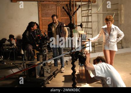 Milan Italie 28-04-2005 2003 : Irene grandi, chanteuse italienne, pendant les coulisses photographiques de la vidéo de la chanson 'Prima di partire per un lungo viaggio'. Banque D'Images