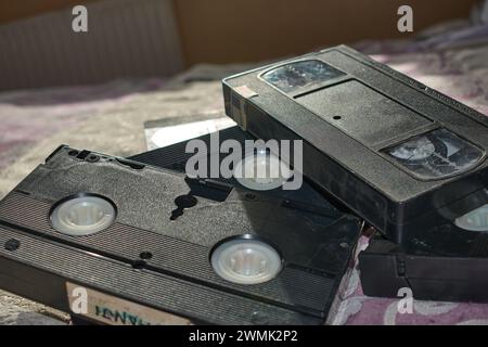 Anciennes cassettes vidéo VHS, cassette vidéo, ancien concept de technologie, Banque D'Images