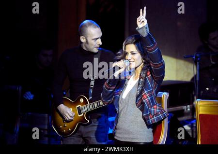 Milan Italie 24/11/2008 : Irene grandi, chanteuse italienne, concert live pour la présentation du nouvel album 'Canzoni per natale' Banque D'Images