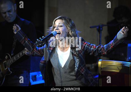 Milan Italie 24/11/2008 : Irene grandi, chanteuse italienne, concert live pour la présentation du nouvel album 'Canzoni per natale' Banque D'Images