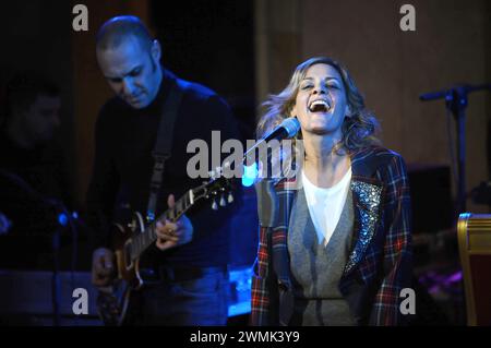 Milan Italie 24/11/2008 : Irene grandi, chanteuse italienne, concert live pour la présentation du nouvel album 'Canzoni per natale' Banque D'Images