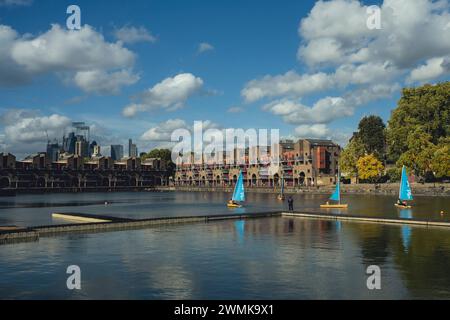 Voiliers, Limehouse Basin, Londres, Royaume-Uni © Dosfotos/Axiom Banque D'Images