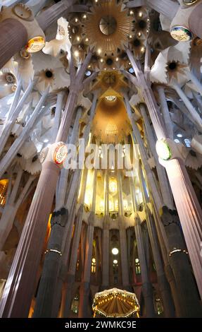 A l'intérieur de la Sagrada Familia, Barcelone Banque D'Images