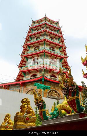 Kanchanaburi, Thaïlande, Wat Tham Khao Noi et Wat Tham Suea, temples chinois et thaïlandais dans la province de Kanchanaburi Banque D'Images