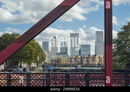 Canary Wharf vu de Limehouse Basin à Londres, Royaume-Uni ; Londres, Angleterre Banque D'Images