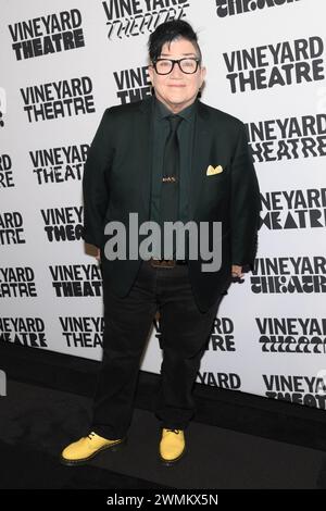 New York, États-Unis. 26 février 2024. Lea DeLaria assiste au Gala annuel 2024 du Vineyard Theatre à l'Edison Ballroom à New York, NY, le 26 février 2024. (Photo par Efren Landaos/Sipa USA) crédit : Sipa USA/Alamy Live News Banque D'Images