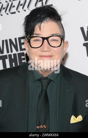 New York, États-Unis. 26 février 2024. Lea DeLaria assiste au Gala annuel 2024 du Vineyard Theatre à l'Edison Ballroom à New York, NY, le 26 février 2024. (Photo par Efren Landaos/Sipa USA) crédit : Sipa USA/Alamy Live News Banque D'Images