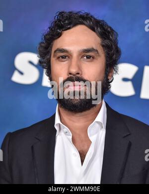 Hollywood, États-Unis. 26 février 2024. Kunal Nayyar arrive à la projection spéciale de Netflix « Spaceman » au théâtre égyptien le 26 février 2024 à Hollywood, CA. © Lisa OConnor/AFF-USA.com crédit : AFF/Alamy Live News Banque D'Images