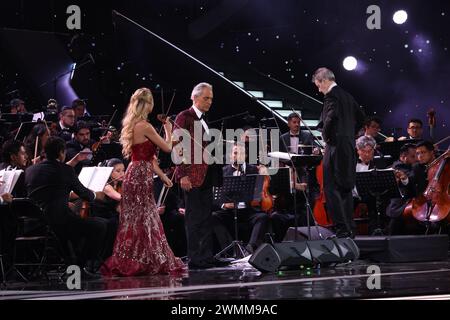 Chili, Vina Del Mar. 26 février 2024. (NOUVEAU) Andrea Bocelli, Festival international de musique de ViÃƒÂ±a del Mar. 26 février 2024, ViÃƒÂ±a del Mar, Chili : Andrea Bocelli participe au Festival International de musique de ViÃƒÂ±a del Mar au Chili. Il est parmi les chanteurs les plus connus dans le monde et peut-être le ténor le plus célèbre vivant aujourd'hui. La vedette de l'opéra, 64, attribue son succès aux nombreuses personnes qui ont nourri sa carrière tôt et ont continué à l'encourager et à le soutenir tout au long du chemin. (Crédit image : © Jose Francisco/TheNEWS2 via ZUMA Press Wire) USAGE ÉDITORIAL SEULEMENT! Pas pour Commerc Banque D'Images