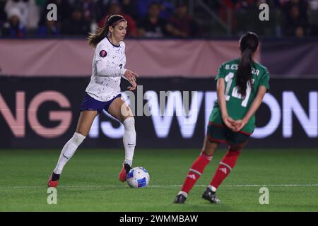 Carson, Californie, États-Unis. 26 février 2024. L'attaquant des États-Unis ALEX MORGAN (7) dribble avec le ballon lors d'un match en phase de groupes de la CONCACAF W Gold Cup entre les États-Unis et le Mexique au Dignity Health Sports Park à Carson, en Californie. (Crédit image : © Brenton Tse/ZUMA Press Wire) USAGE ÉDITORIAL SEULEMENT! Non destiné à UN USAGE commercial ! Crédit : ZUMA Press, Inc/Alamy Live News Banque D'Images