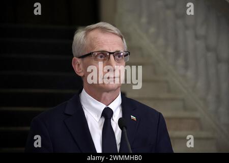 KIEV, UKRAINE - le 26 FÉVRIER 2024 - le premier ministre bulgare Nikolaï Denkov assiste à une réunion d'information conjointe avec le premier ministre ukrainien Denys Shmyhal, Kiev, capitale de l'Ukraine. Banque D'Images