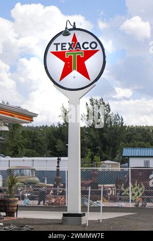 Panneau de station-service vintage Texaco sur la route 66 USA Banque D'Images