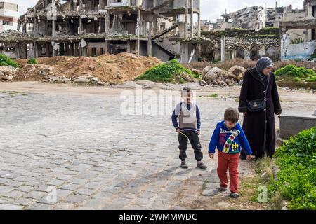 Syrie, Homs, la vie quotidienne dans un quartier détruit par les bombardements Banque D'Images