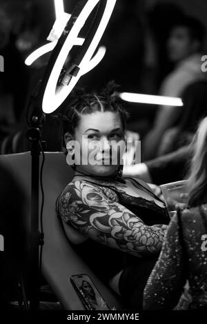24 février 2024 : Brighton, Royaume-Uni. 24 février 2024. La 15e Convention annuelle de tatouage de Brighton au Brighton Centre. Des tatoueurs du monde entier ont participé à cet événement qui a également attiré des milliers de visiteurs. Brighton Tattoo Convention est un événement mondial de tatouage annuel majeur (crédit image : © Matt Duckett/IMAGESLIVE via ZUMA Press Wire) USAGE ÉDITORIAL SEULEMENT! Non destiné à UN USAGE commercial ! Banque D'Images
