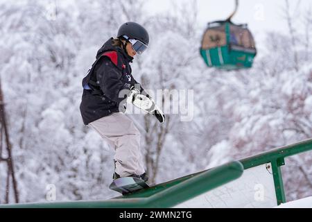 Nagano, Japon. 27 février 2024. Suzuha Maeda Snowboarding : COWDAY Slopestyle Heat 2024 Women's Slopestyle au Hakuba47 Winter Sports Park à Nagano, Japon . Crédit : AFLO SPORT/Alamy Live News Banque D'Images