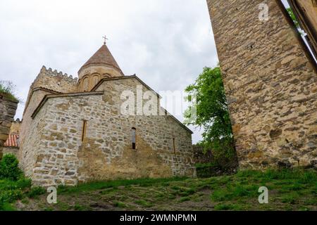 Forteresse et église d'Ananuri le long du réservoir Schinvali, Géorgie Banque D'Images