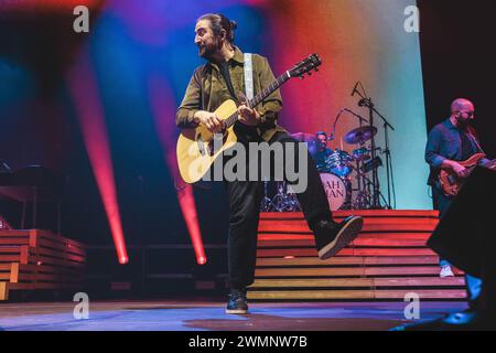 Copenhague, Danemark. 23 février 2024. Le chanteur, compositeur et musicien américain Noah Kahan donne un concert au KB Hallen à Frederiksberg, Copenhague. (Crédit photo : Gonzales photo - Peter Troest). Banque D'Images