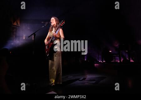 Copenhague, Danemark. 26 février 2024. La chanteuse, compositrice et musicienne islandaise Laufey donne un concert à VEGA à Copenhague. (Crédit photo : Gonzales photo/Alamy Live News Banque D'Images