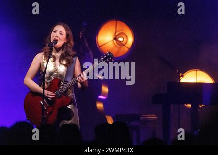 Copenhague, Danemark. 26 février 2024. La chanteuse, compositrice et musicienne islandaise Laufey donne un concert à VEGA à Copenhague. (Crédit photo : Gonzales photo/Alamy Live News Banque D'Images