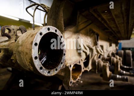 OLOMOUCKA - un ancien char T-72 est en cours de rénovation à l'usine d'armement de l'armée Excalibur. Les chars sont modernisés en partie avec de l'argent néerlandais et sont livrés à l'Ukraine, qui les utilise dans la lutte contre la Russie. ANP SEM VAN DER WAL netherlands Out - belgique Out Banque D'Images