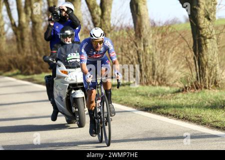 Dour, Belgique. 27 février 2024. Le belge Jonas Rickaert d'Alpecin-Deceuninck photographié en action lors du 'Grand Prix du Samyn' course cycliste d'une journée, 202 km de Quaregnon à Dour, le mardi 27 février 2024, la première (sur 10) course de la Coupe de cyclisme Lotto. BELGA PHOTO DAVID PINTENS crédit : Belga News Agency/Alamy Live News Banque D'Images