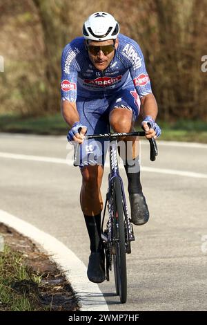 Dour, Belgique. 27 février 2024. Le belge Jonas Rickaert d'Alpecin-Deceuninck photographié en action lors du 'Grand Prix du Samyn' course cycliste d'une journée, 202 km de Quaregnon à Dour, le mardi 27 février 2024, la première (sur 10) course de la Coupe de cyclisme Lotto. BELGA PHOTO DAVID PINTENS crédit : Belga News Agency/Alamy Live News Banque D'Images