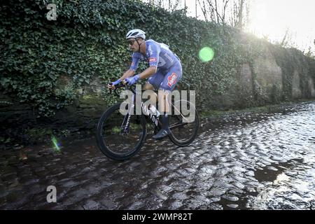 Dour, Belgique. 27 février 2024. Le belge Jonas Rickaert d'Alpecin-Deceuninck photographié en action lors du 'Grand Prix du Samyn' course cycliste d'une journée, 202 km de Quaregnon à Dour, le mardi 27 février 2024, la première (sur 10) course de la Coupe de cyclisme Lotto. BELGA PHOTO DAVID PINTENS crédit : Belga News Agency/Alamy Live News Banque D'Images